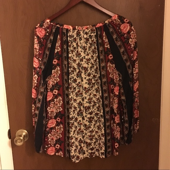 Lucky Brand Floral Scarf Print Top - Picture 4 of 4
